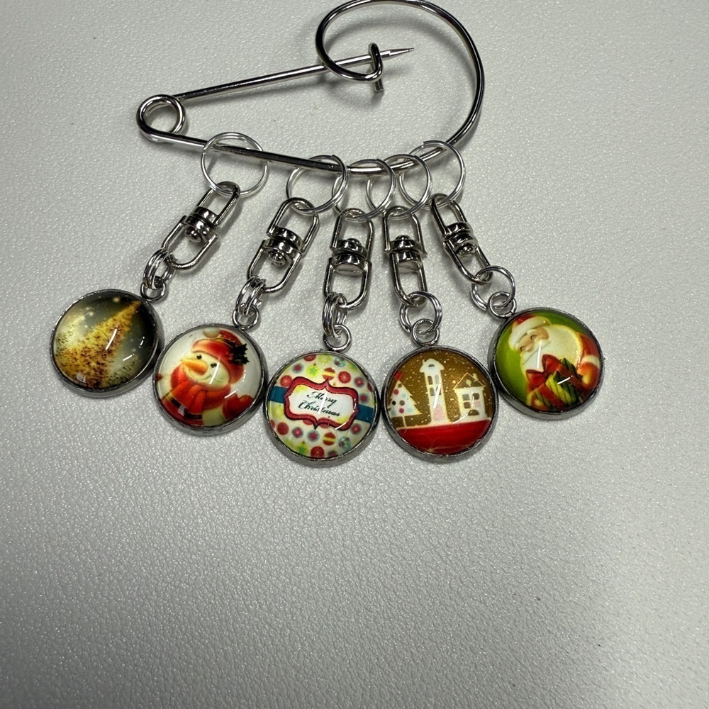 Festive Christmas Stitch Markers Set of 5 Random Christmas Scenes - Picture 2 of 3